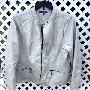 Nice stylish faux leather jacket 🌷🌷